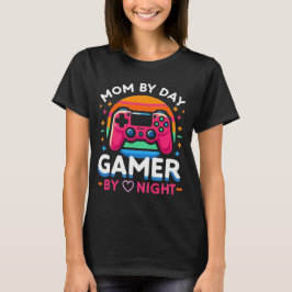 Camiseta Mom By Day, Gamer By Night: Retro Sunset Pink