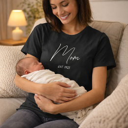 Camiseta Mom Established New Mom Gift T-Shirt