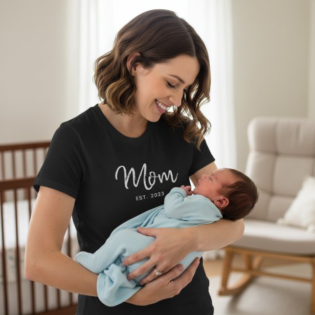 Camiseta Mom Established New Mom Gift T-Shirt (Subido por el creador)