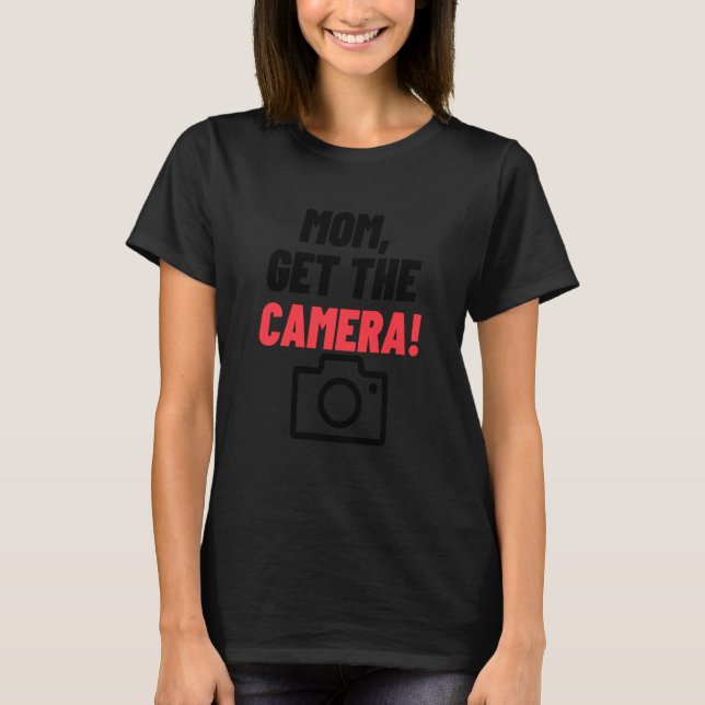 Camiseta MOM GET THE CAMERA Famous MW2 Meme (Anverso)