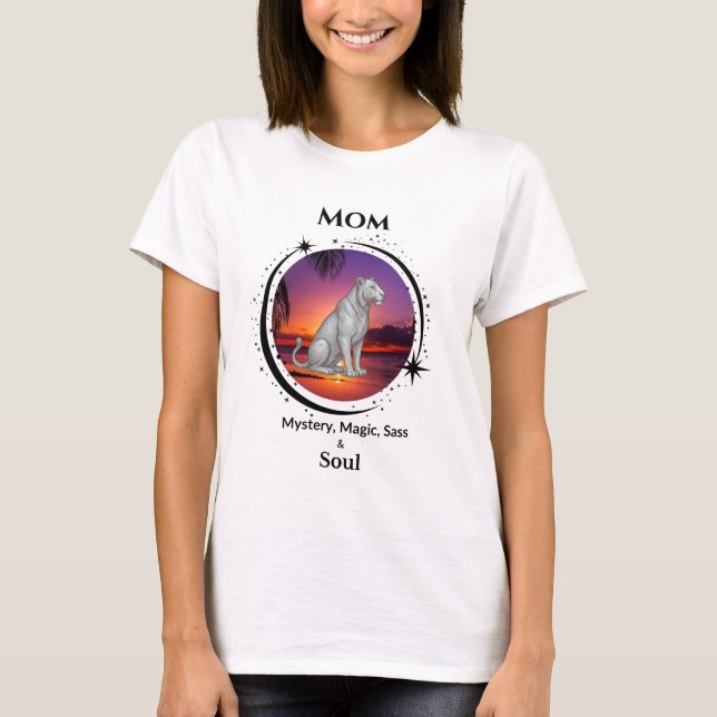 Camiseta Mom Is Mystery Magic Sass & Soul T-Shirt Lioness (Anverso)
