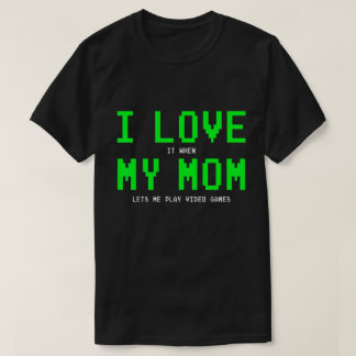 Camiseta Mom Lets Me Game Shirt - Funny Gamer Gift Tee