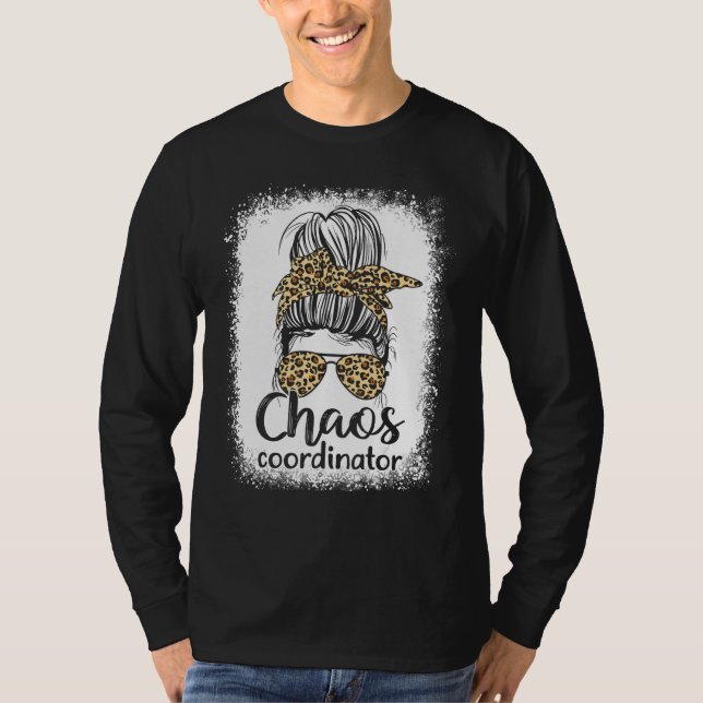 Camiseta Mom Teacher Chaos Coordinator Leopard Messy Bun Bl (Anverso)