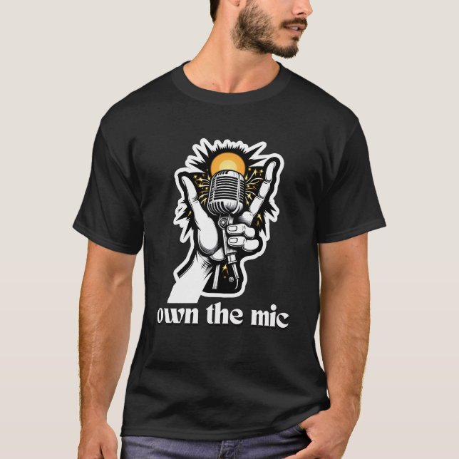 Camiseta Momento de micrófono audaz: diseño de conjunto din (Anverso)