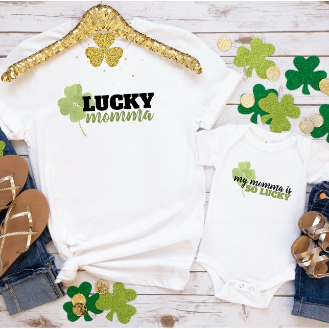 Camiseta Momma afortunada St Patrick's Day T-Shirt (Subido por el creador)