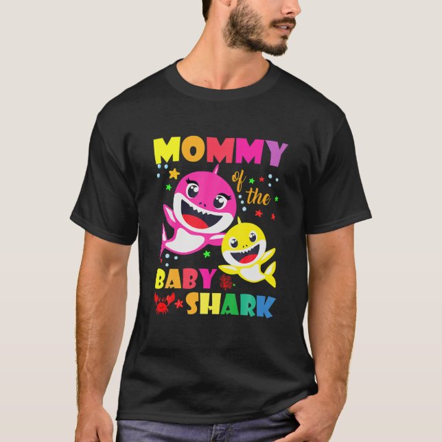 Camiseta Mommy Of The Baby Shark Birthday Mommy Shark (Anverso)