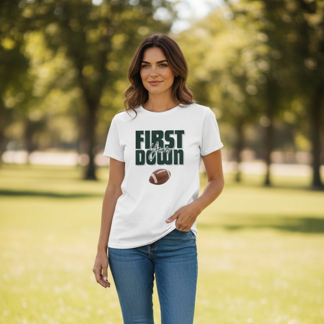 Camiseta Mommy's First Year Down Football Design (Subido por el creador)