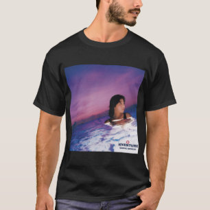 Camiseta MOMOKO KIKUCHI - AVENTURE Classic T-Shirt