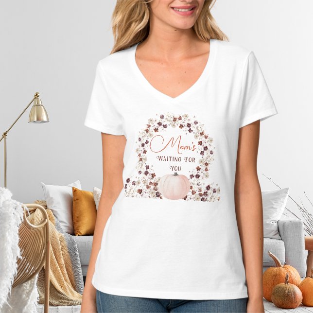 Camiseta Mom's Waiting For You Autumn Pumpkin Baby Shower (Subido por el creador)