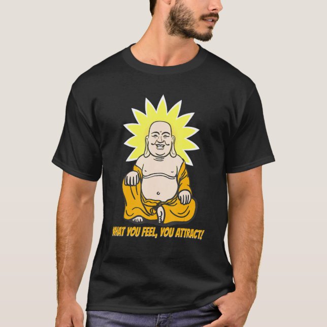 Camiseta Monje Buda Namaste Budismo Lo Que Sientes Atraes (Anverso)