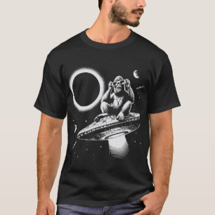 Camiseta Mono En El Eclipse Solar Total De OVNI