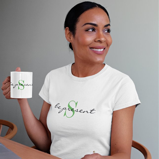 Camiseta Monogram 'be present' Activewear Classic White (Subido por el creador)