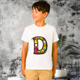 Camiseta Monograma D Tribal y Doodle Colorida y Divertida