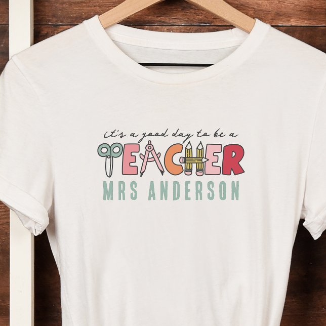 Camiseta Monograma Es un buen día para ser profesor (Subido por el creador)