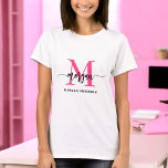 Camiseta Monograma estilizado moderno rosa caliente<br><div class="desc">Eleva tu guardarropa con nuestra camiseta Monograma Moderno y Moderno de color rosa caliente! Con un audaz matiz rosado caliente, este tee se personaliza con su monograma en un tipo de letra elegante y moderno para una moda y un aspecto personalizado. Fabricado con tejidos suaves y de alta calidad, ofrece...</div>