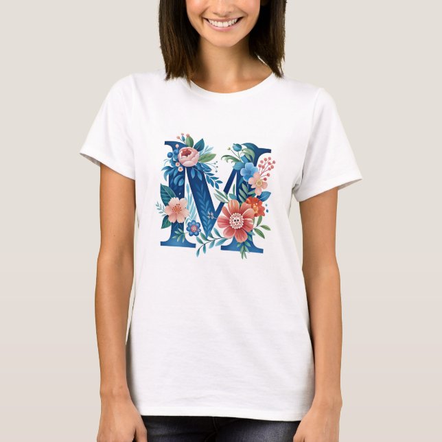 Camiseta Monograma floral decorativo "M" (Anverso)