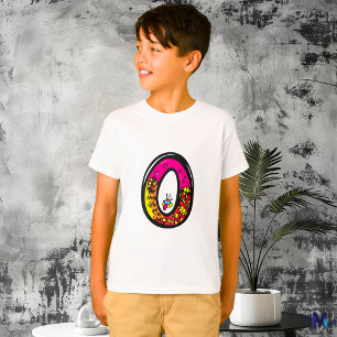 Camiseta Monograma O Tribal y Doodle Colorido y Divertido