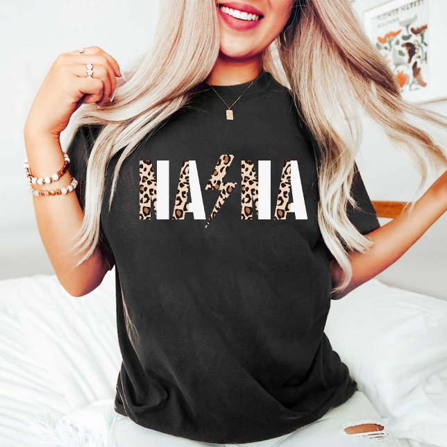 Camiseta Monograma único negro de Nana Leopard Print Birday (Nana Leopard Print Birthday Unique Black monogram T-Shirt)