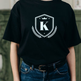 Camiseta Monogramed Nombre inicial Laurel Wreath Badge