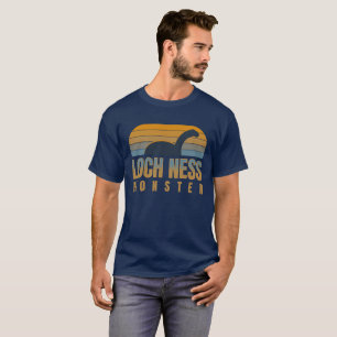 Camiseta Monstruo del Lago Ness Atardecer Retro Vintage