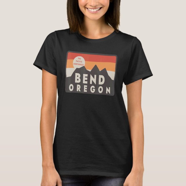 Camiseta Montañas Bend Oregon Vida al aire libre al atardec (Anverso)