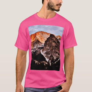 Camiseta Montañas Con Un Cielo Brillante