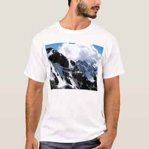 Camiseta Montañas cubiertas de nieve en los Alpes suizos