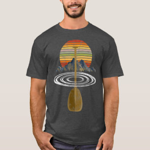 Camiseta Montañas de retro de canoa de vintage Rafting