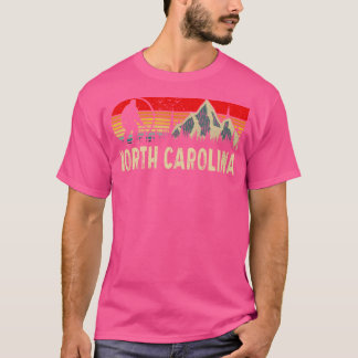 Camiseta Montañas Retro Bigfoot Sun Estado De Carolina Del 