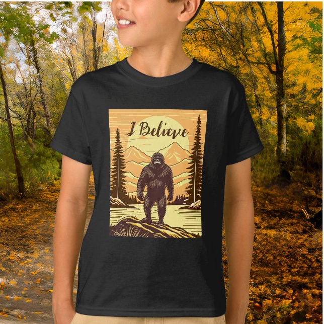 Camiseta Montañas Retro Bigfoot Vintage Sasquatch (Subido por el creador)