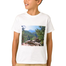 Montañas rocosas de Colorado con las rocas rojas