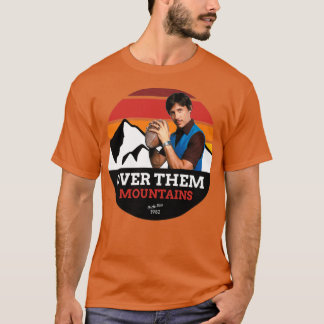 Camiseta Montañas Sobre Ellos