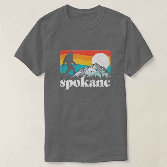 Camiseta Montañas Spokane Washington Bigfoot  (Diseño del anverso)