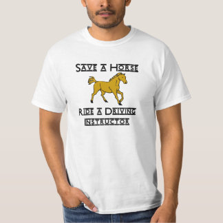 Camiseta monte a un instructor de conducción
