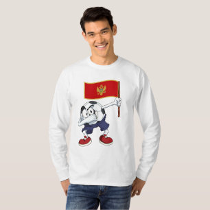 Camiseta Montenegro haciendo dab con balón de fútbol