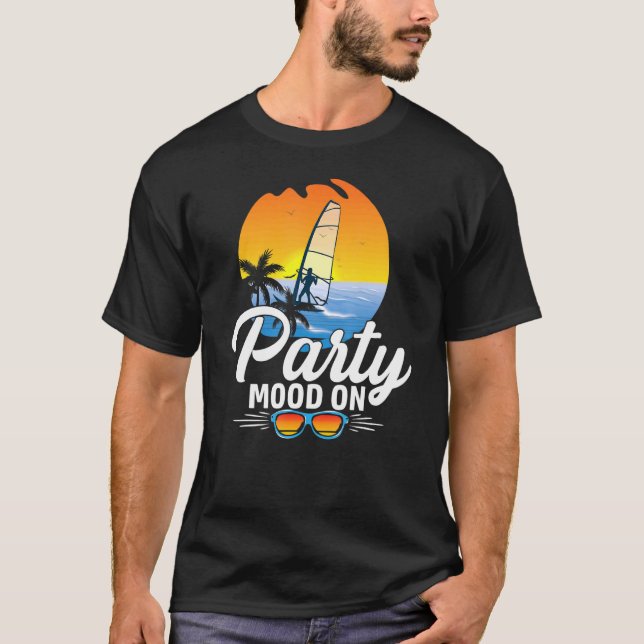 Camiseta Mood fiesta En El Fiesta Retro Sunset Sailing Beac (Anverso)