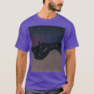 Camiseta morada con montañas y cielo nocturno