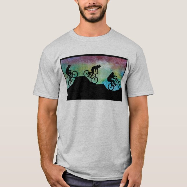 Camiseta Motoristas de la montaña contra la puesta del sol (Anverso)