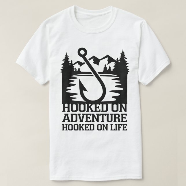 Camiseta Mountain Lake Fishing Hook Adventure Design (Diseño del anverso)