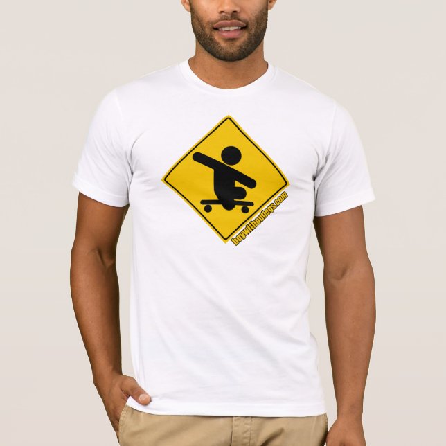 Camiseta Muchacho sin amarillo que cruza del monopatín de (Anverso)