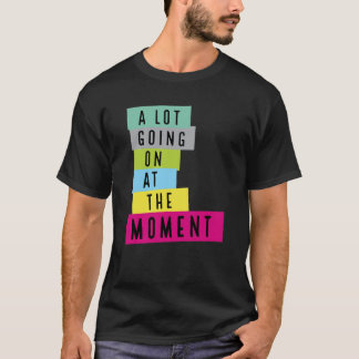 Camiseta Mucho Pasando En Este Momento Lentejuelas, Cita de