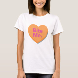 Camiseta Muérdame. Corazón anaranjado del día el   de las