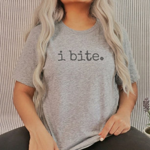 Camiseta Muerdo Acero Ligero Humor Oscuro Sarcástico