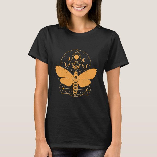 Camiseta Muerte Mariposa Moth Moon Phases Gótica Esotérica  (Anverso)