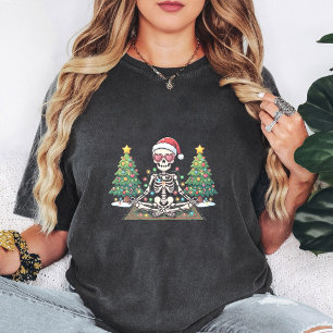Camiseta Muerto por dentro pero es Navidad esqueleto de yog
