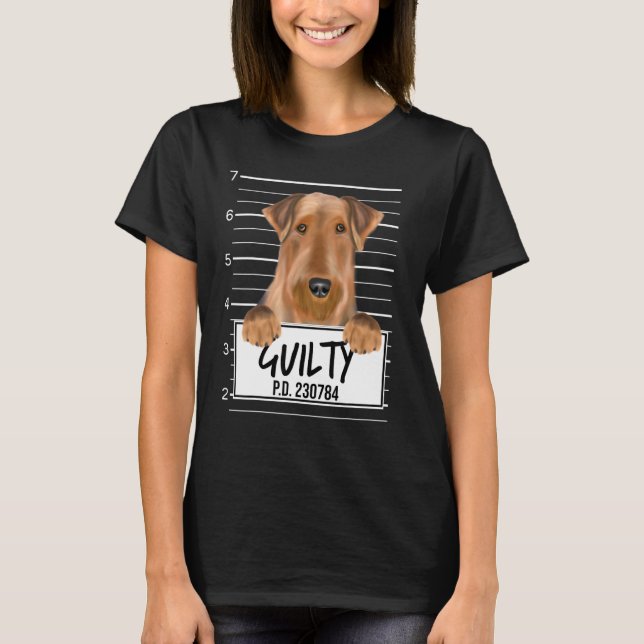 Camiseta Mugshot de Airedale Terrier Perro Culpable (Anverso)