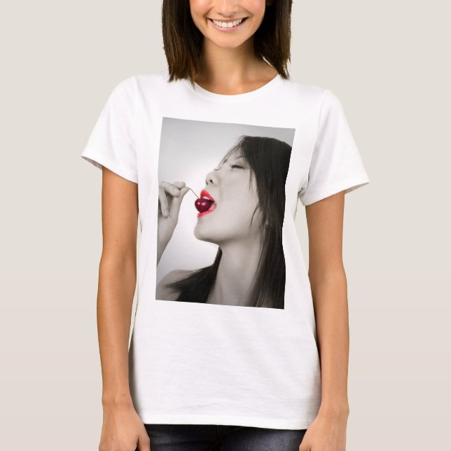 Camiseta Mujer de moda asiática con labios de cerezo (Anverso)