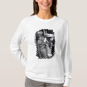 Camiseta Mujer de Navajo que lleva un papoose en ella