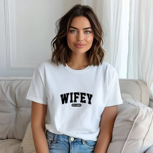 Camiseta Mujer impresa Guay Retro Wifey 2025 (Cool Retro Wifey 2025 Print Woman T-Shirt)