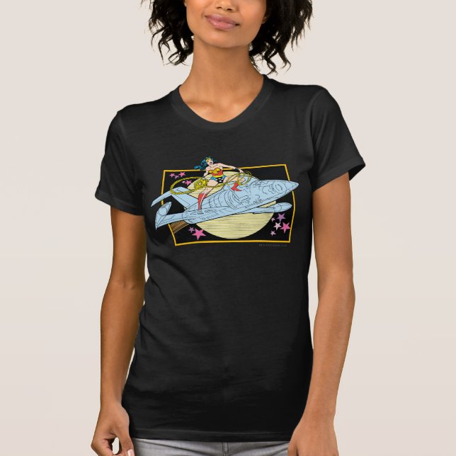 Camiseta Mujer Maravilla con Jet (Anverso)
